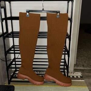 Thigh high stretchy boots 👢💫